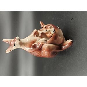 ​Vintage 1950s Kangaroo Salt and Pepper Shakers Japan Mother and Baby Joey Decor